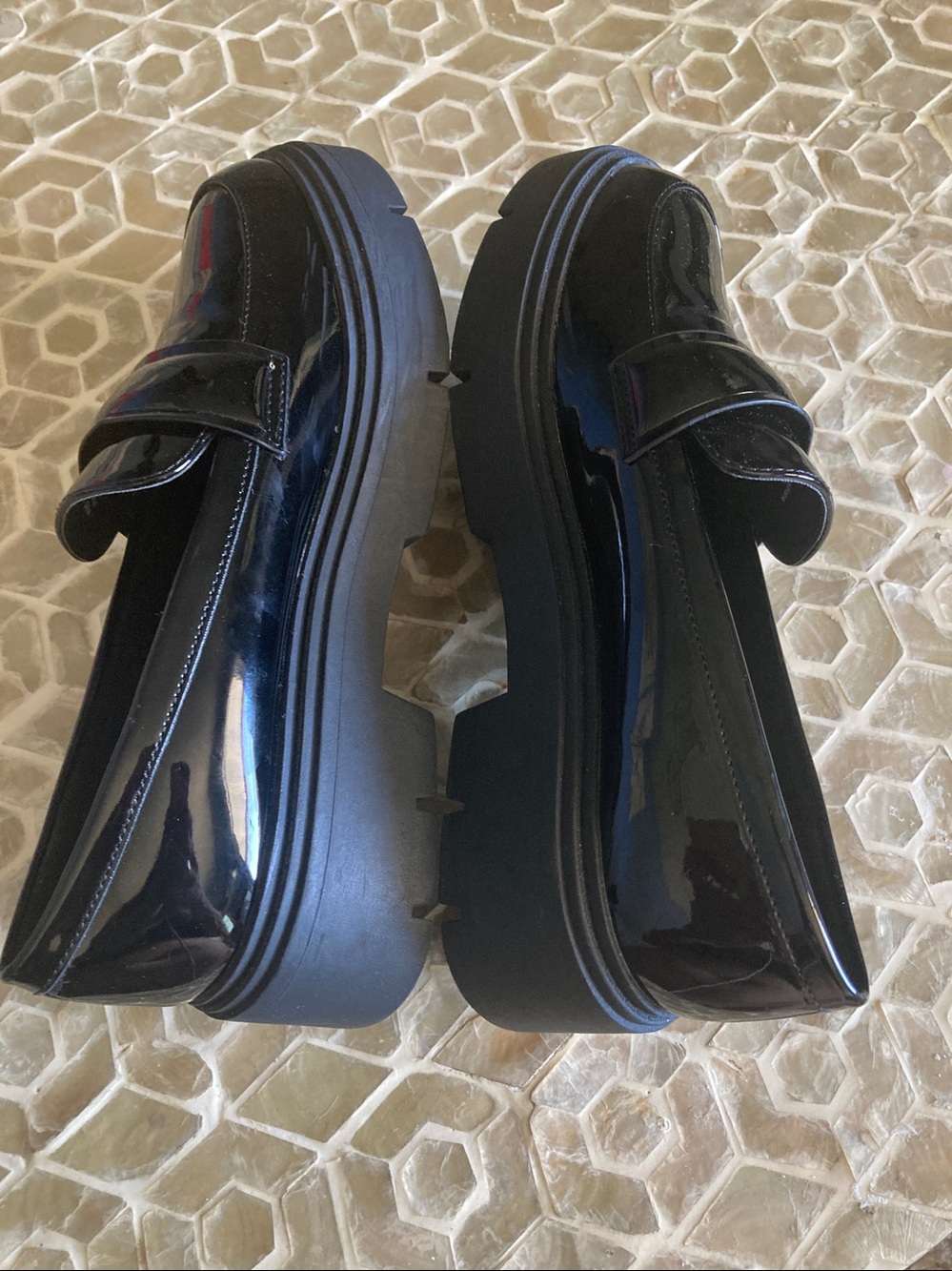 Aldo Meshki lug-sole vegan-patent leather platform loafer (7.5) in black - Picture 8 of 11